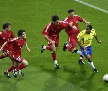Why Denilson Never Fulfilled His Great Talent